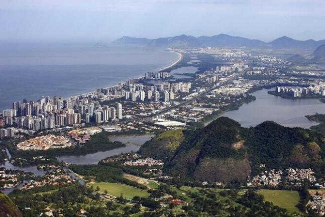 Imagem Casa de Condomínio com 4 Quartos à Venda, em Barra Da Tijuca - Rio De Janeiro Imagem Casa de Condomínio com 4 Quartos à Venda, em Barra Da Tijuca - Rio De Janeiro
