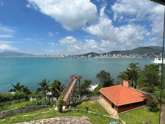 Imagem Casa com 3 Quartos à Venda, 750 m² em Centro - Itapema Imagem Casa com 3 Quartos à Venda, 750 m² em Centro - Itapema