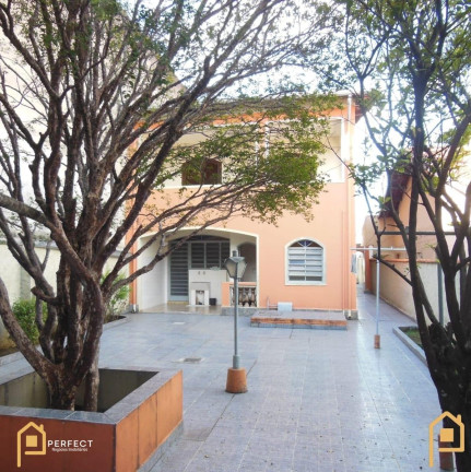 Imagem Casa com 3 Quartos à Venda, 212 m² em Centro - Taubaté
