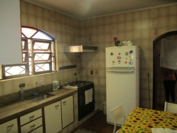Imagem Sobrado com 4 Quartos à Venda, 220 m² em Marapé - Santos
