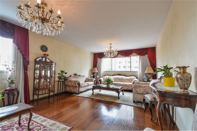 Apartamento com 3 Quartos à Venda, 204 m² em Moema - São Paulo