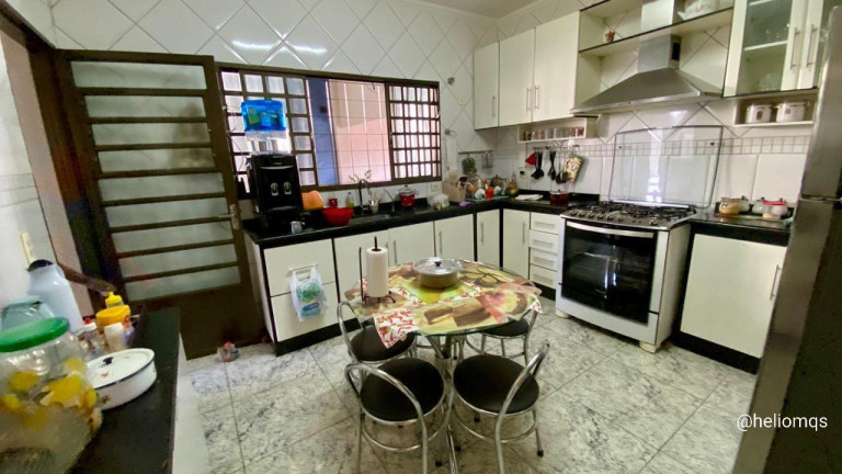 Imagem Casa com 3 Quartos à Venda, 227 m² em Vila Vilas Boas - Campo Grande Imagem Casa com 3 Quartos à Venda, 227 m² em Vila Vilas Boas - Campo Grande