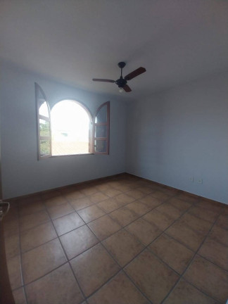 Imagem Casa com 6 Quartos à Venda, 360 m² em Centro - Ubatuba Imagem Casa com 6 Quartos à Venda, 360 m² em Centro - Ubatuba