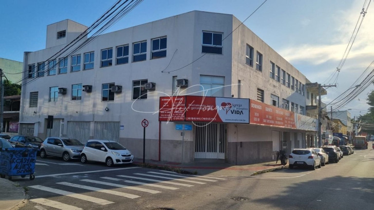 Imóvel Comercial à Venda ou Locação, 1.784 m² em Parque Residencial Laranjeiras - Serra
