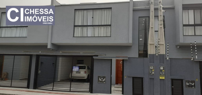 Sobrado com 3 Quartos à Venda, 129 m²em Dom Bosco - Itajaí