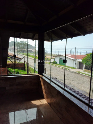 Imagem Casa com 9 Quartos à Venda, 250 m² em Praia Da Cal - Torres Imagem Casa com 9 Quartos à Venda, 250 m² em Praia Da Cal - Torres