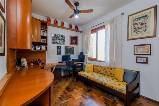Imagem Imóvel com 2 Quartos à Venda, em Rio Branco - Porto Alegre Imagem Imóvel com 2 Quartos à Venda, em Rio Branco - Porto Alegre
