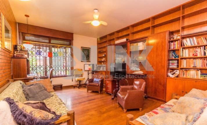 Imagem Casa com 3 Quartos à Venda, 591 m² em Três Figueiras - Porto Alegre Imagem Casa com 3 Quartos à Venda, 591 m² em Três Figueiras - Porto Alegre