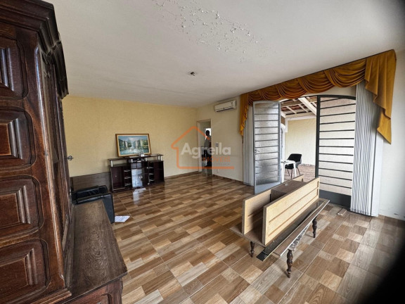 Imagem Casa com 4 Quartos à Venda, 196 m² em Tucura - Mogi Mirim Imagem Casa com 4 Quartos à Venda, 196 m² em Tucura - Mogi Mirim