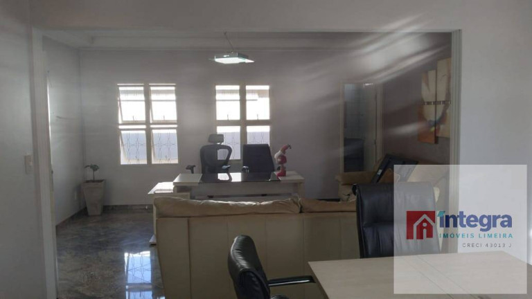 Imagem Casa com 4 Quartos à Venda, 358 m² em Vila Cristóvam - Limeira Imagem Casa com 4 Quartos à Venda, 358 m² em Vila Cristóvam - Limeira