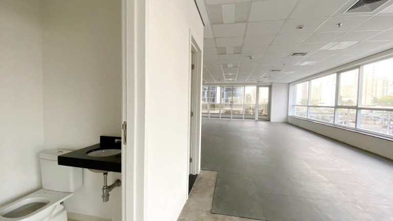 Imagem Sala Comercial à Venda ou Locação, 380 m² em Jardim Das Acácias - São Paulo Imagem Sala Comercial à Venda ou Locação, 380 m² em Jardim Das Acácias - São Paulo