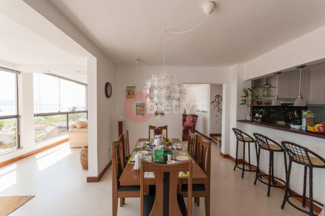 Imagem Cobertura com 3 Quartos à Venda, 300 m² em Braga - Cabo Frio