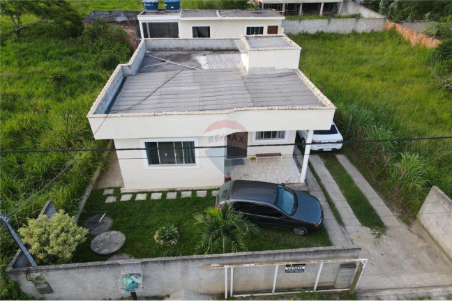 Imagem Casa com 3 Quartos à Venda, 360 m² em Centro - Maricá