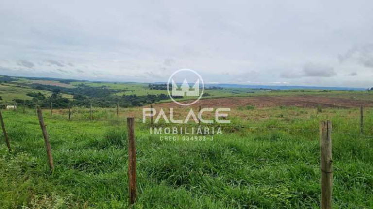 Imagem Fazenda à Venda, 400 m² em Centro - Anhembi Imagem Fazenda à Venda, 400 m² em Centro - Anhembi