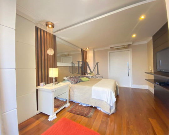 Imagem Imóvel com 4 Quartos à Venda, em Centro - Florianópolis Imagem Imóvel com 4 Quartos à Venda, em Centro - Florianópolis