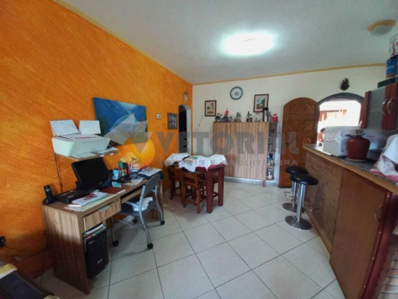 Imagem Casa com 3 Quartos à Venda, 165 m²