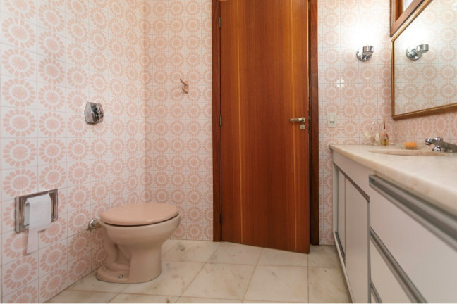 Imagem Casa com 3 Quartos à Venda, 214 m² em São Sebastião - Porto Alegre Imagem Casa com 3 Quartos à Venda, 214 m² em São Sebastião - Porto Alegre
