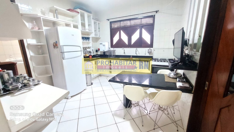 Imagem Casa de Condomínio com 4 Quartos à Venda, 300 m² em Candelária - Natal