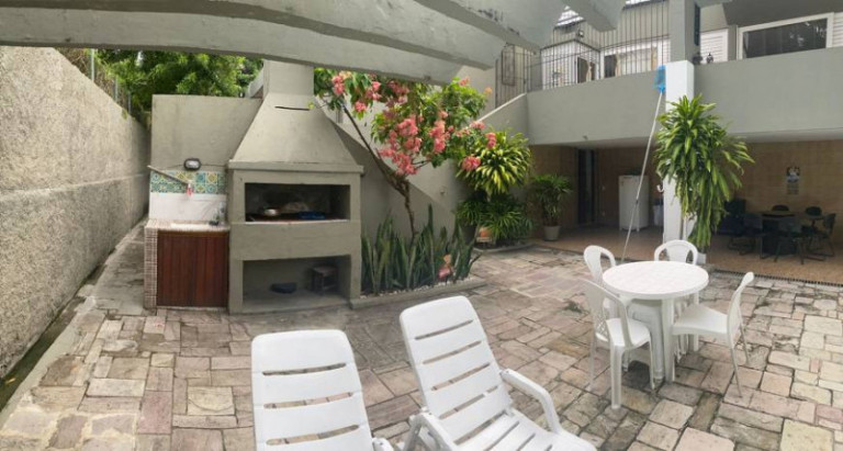Imagem Casa com 4 Quartos à Venda, 472 m²