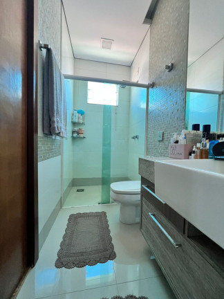 Imagem Casa de Condomínio com 3 Quartos à Venda, 210 m² em Santa Mônica - Uberlândia Imagem Casa de Condomínio com 3 Quartos à Venda, 210 m² em Santa Mônica - Uberlândia