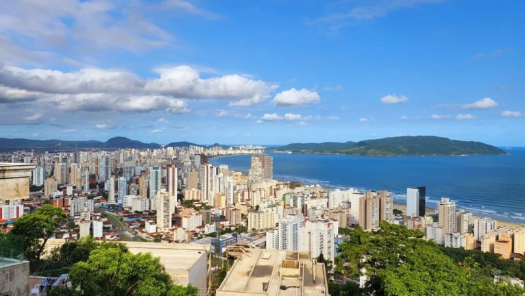 Casa com 5 Quartos à Venda, 800 m² em Marapé - Santos