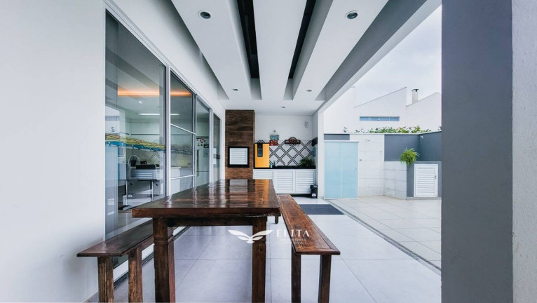 Imagem Sobrado com 4 Quartos à Venda, 246 m² em Tabuleiro - Barra Velha