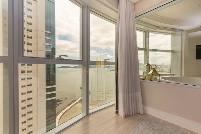 Imagem Apartamento com 3 Quartos à Venda, 164 m² em Pioneiros - Balneário Camboriú Imagem Apartamento com 3 Quartos à Venda, 164 m² em Pioneiros - Balneário Camboriú