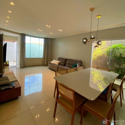 Imagem Casa com 3 Quartos à Venda, 222 m² em Alto Limoeiro - Patos De Minas
