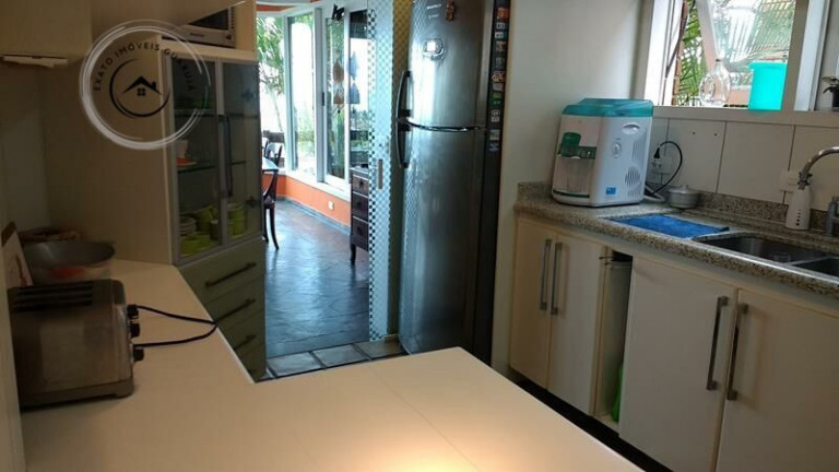 Imagem Casa com 4 Quartos à Venda, 350 m²