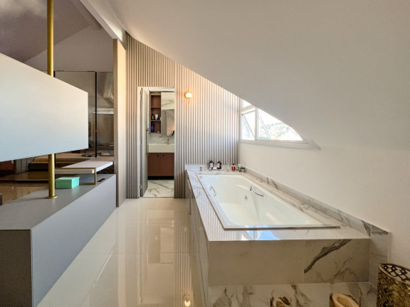 Imagem Cobertura com 3 Quartos à Venda, 136 m² em Abraão - Florianópolis