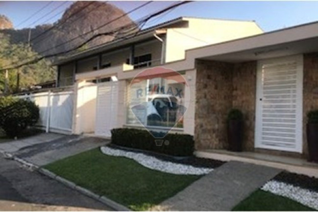 Imagem Casa de Condomínio com 5 Quartos à Venda, 315 m² em Taquara - Rio De Janeiro