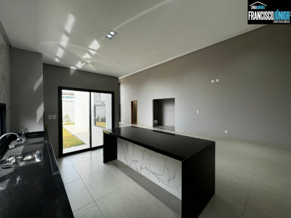 Imagem Casa com 3 Quartos à Venda, 382 m² em Setor Dos Funcionários - Goiânia