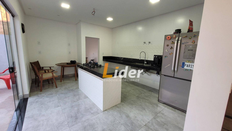 Imagem Casa com 4 Quartos à Venda, 300 m² em Nova Gramado - Juiz De Fora Imagem Casa com 4 Quartos à Venda, 300 m² em Nova Gramado - Juiz De Fora