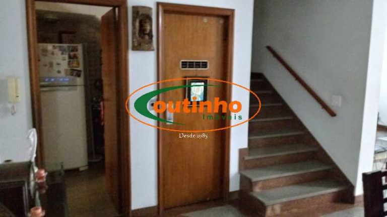 Imagem Casa com 5 Quartos à Venda, 478 m² em Vila Isabel - Rio De Janeiro Imagem Casa com 5 Quartos à Venda, 478 m² em Vila Isabel - Rio De Janeiro