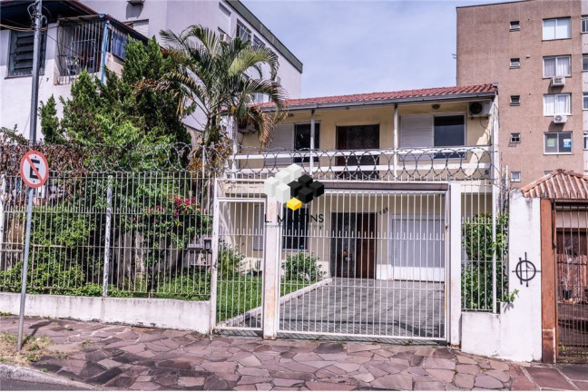 Imagem Casa com 2 Quartos à Venda, 149 m² em Passo Da Areia - Porto Alegre Imagem Casa com 2 Quartos à Venda, 149 m² em Passo Da Areia - Porto Alegre