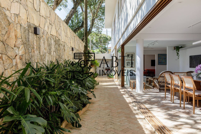 Casa com 3 Quartos à Venda, 427 m² em Indianópolis - São Paulo