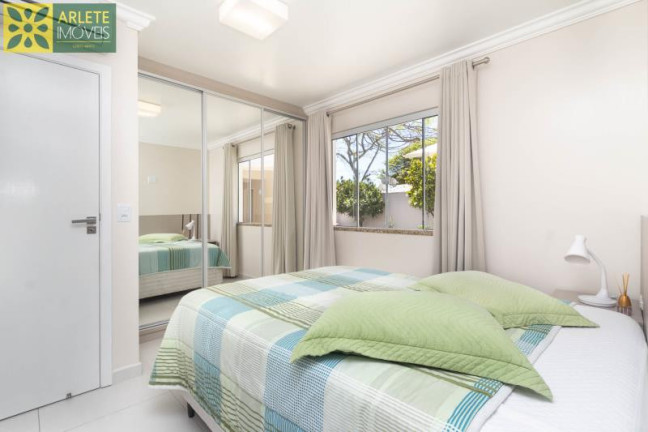 Imagem Casa com 3 Quartos para Alugar ou Temporada, 100 m² em Centro - Bombinhas
