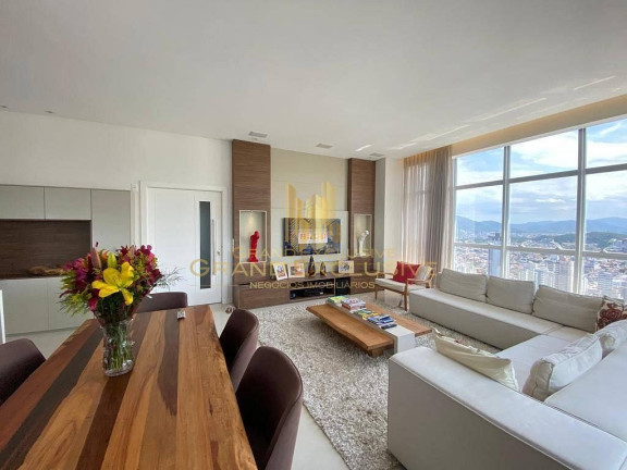 Imagem Apartamento com 3 Quartos à Venda, 152 m² em Centro - Balneário Camboriú Imagem Apartamento com 3 Quartos à Venda, 152 m² em Centro - Balneário Camboriú