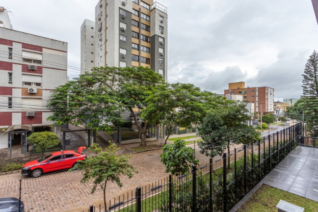 Imagem Imóvel com 2 Quartos à Venda, 84 m² em Passo Da Areia - Porto Alegre Imagem Imóvel com 2 Quartos à Venda, 84 m² em Passo Da Areia - Porto Alegre