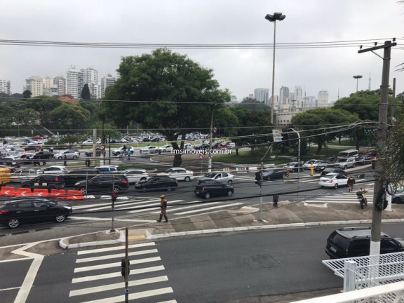 Imagem Imóvel com 1 Quarto para Alugar, 556 m² em Pacaembu - São Paulo Imagem Imóvel com 1 Quarto para Alugar, 556 m² em Pacaembu - São Paulo