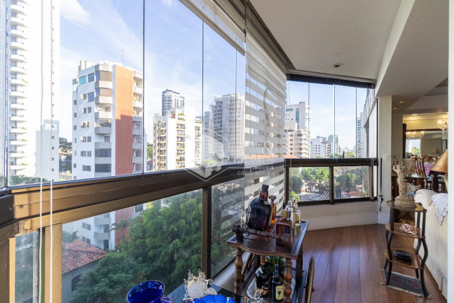 Imagem Apartamento com 3 Quartos à Venda, 195 m² em Moema - São Paulo Imagem Apartamento com 3 Quartos à Venda, 195 m² em Moema - São Paulo