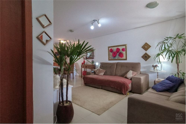 Imagem Casa com 3 Quartos à Venda, em Hípica - Porto Alegre Imagem Casa com 3 Quartos à Venda, em Hípica - Porto Alegre