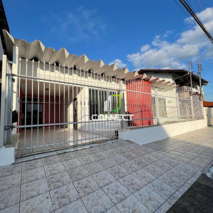 Casa com 4 Quartos à Venda,  em Barra Do Rio - Itajaí