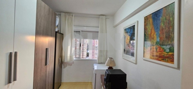 Imagem Apartamento com 3 Quartos à Venda, 65 m² em Vila Ipiranga - Porto Alegre