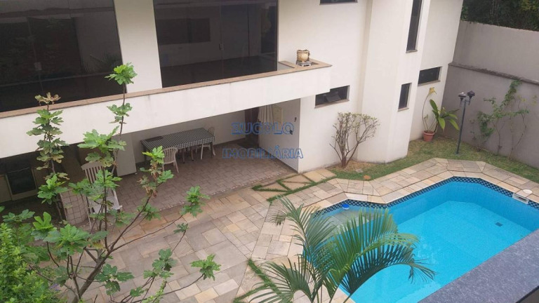 Imagem Sobrado com 8 Quartos à Venda, 610 m² Imagem Sobrado com 8 Quartos à Venda, 610 m²