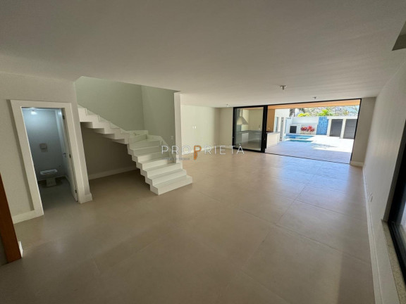 Imagem Casa de Condomínio com 5 Quartos à Venda, 450 m² em Barra Da Tijuca - Rio De Janeiro Imagem Casa de Condomínio com 5 Quartos à Venda, 450 m² em Barra Da Tijuca - Rio De Janeiro