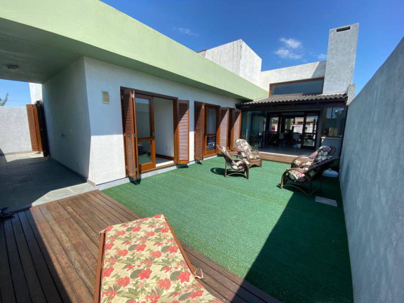 Imagem Casa com 3 Quartos à Venda, 300 m² em Atlântida Sul - Osório Imagem Casa com 3 Quartos à Venda, 300 m² em Atlântida Sul - Osório