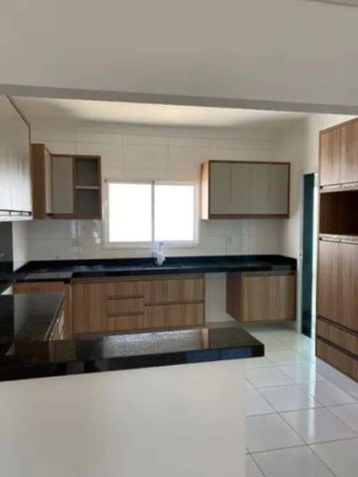 Imagem Casa com 3 Quartos à Venda, em Vila Areao - Taubaté Imagem Casa com 3 Quartos à Venda, em Vila Areao - Taubaté
