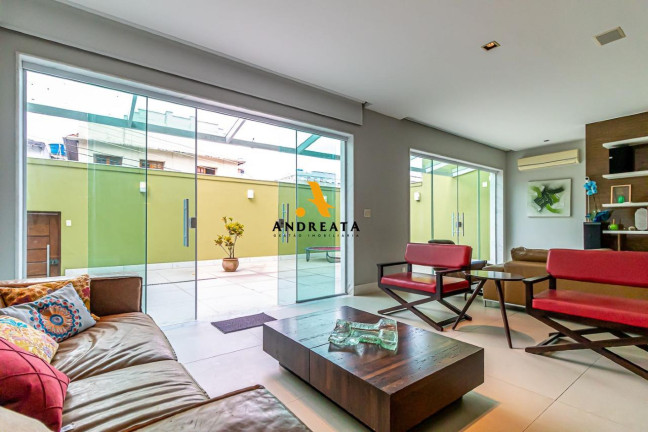 Imagem Casa com 4 Quartos à Venda, 595 m² em Humaitá - Rio De Janeiro