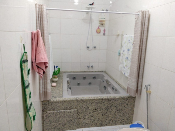 Imagem Casa com 3 Quartos à Venda, 260 m² em Bauru